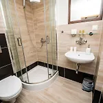 Ariston 3*