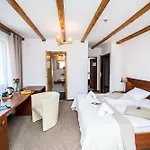 Apartmanhotel Ariston 3*