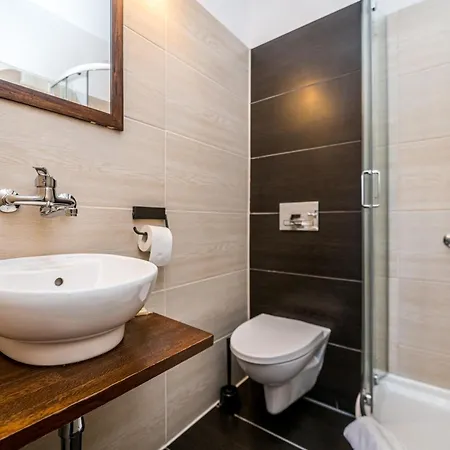 Ariston Aparthotel 3*